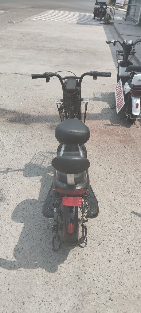 Elektroskuter rabochiy kamchiligi yug' xama joyi zo'r  35km yuradi