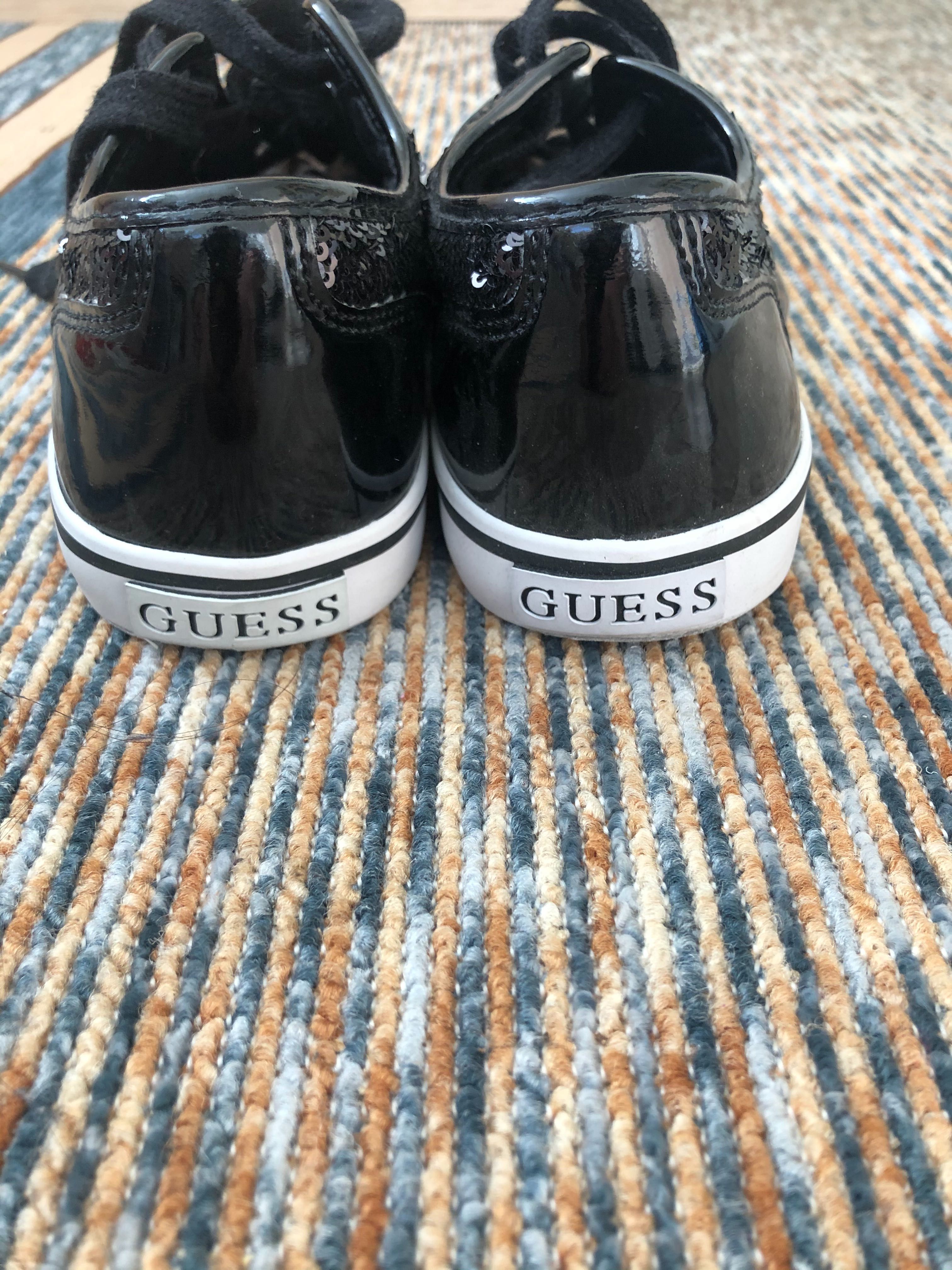 Оригинални(различни модели)сникърси Guess