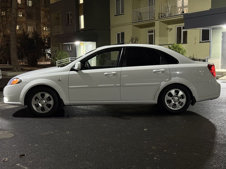 Gentra AT 2022/23 3-pozitsiya Full Oq Sotiladi