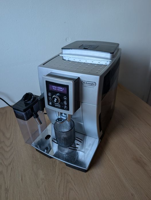 Vând expresor cafea DeLonghi Cappuccino impecabil