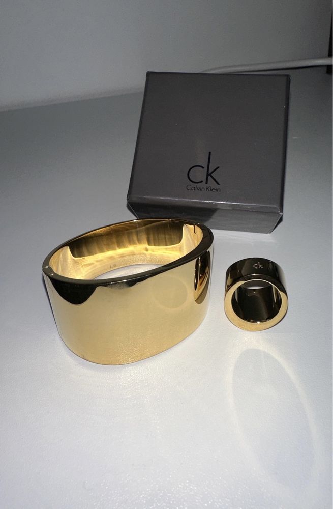 Браслет, кольцо от Calvin Klein