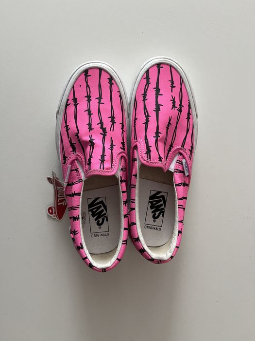 Vans Classic Slip-On (Canvas) – Sgrplm/Barbed Wire