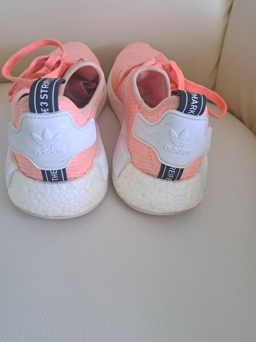 Adidași nr 40 fenei