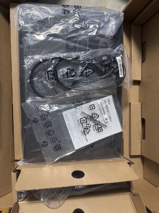 Продаю новый ноутбук MSI Sword Katana 17 B13V новый