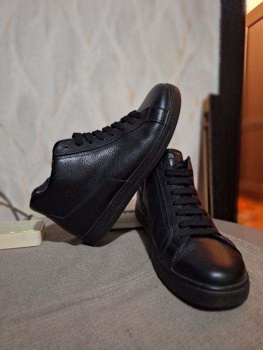 Кожени Кецове марка Prada