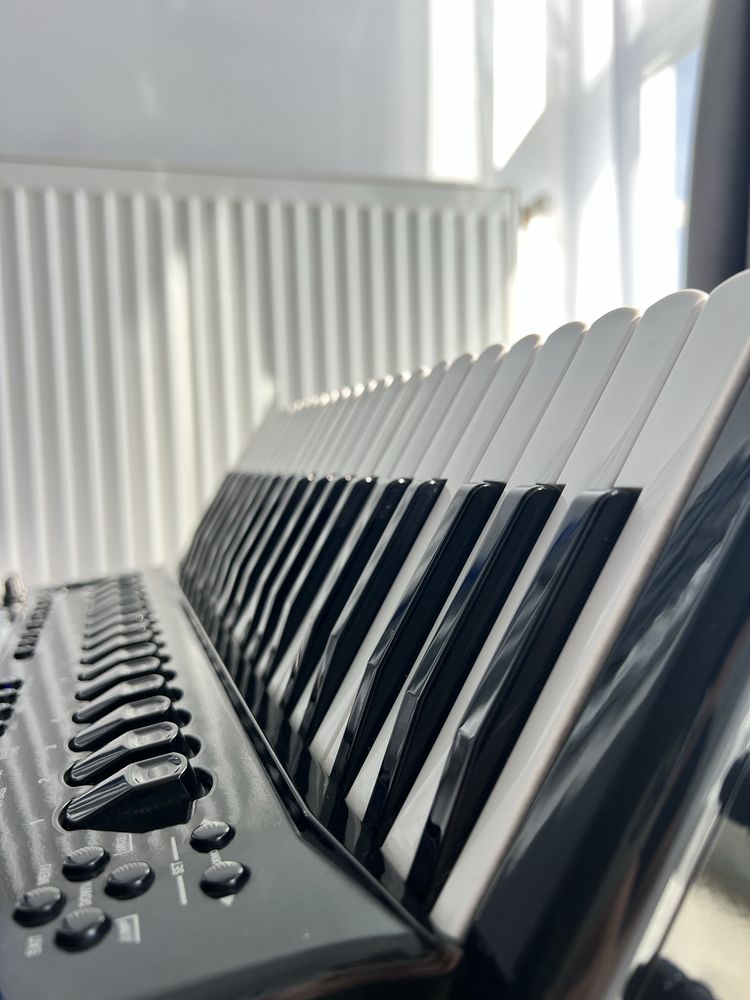 Acordeon Roland FR8x