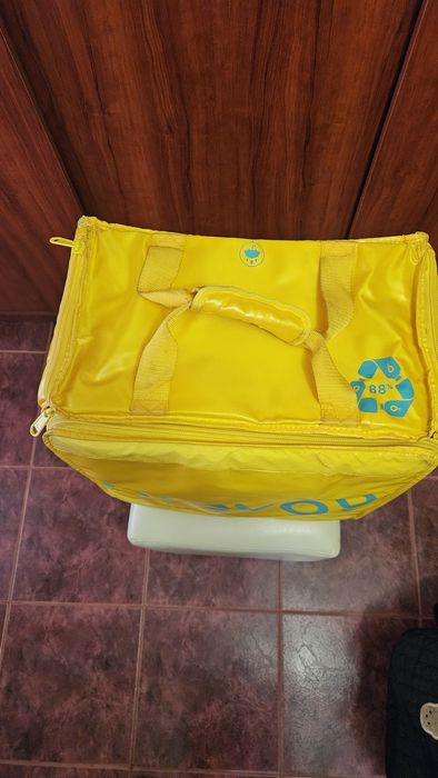 Geanta  glovo in stare bună