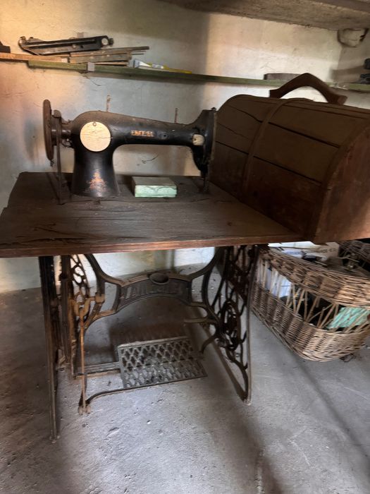 Грамофон, телевизор и шевна машина