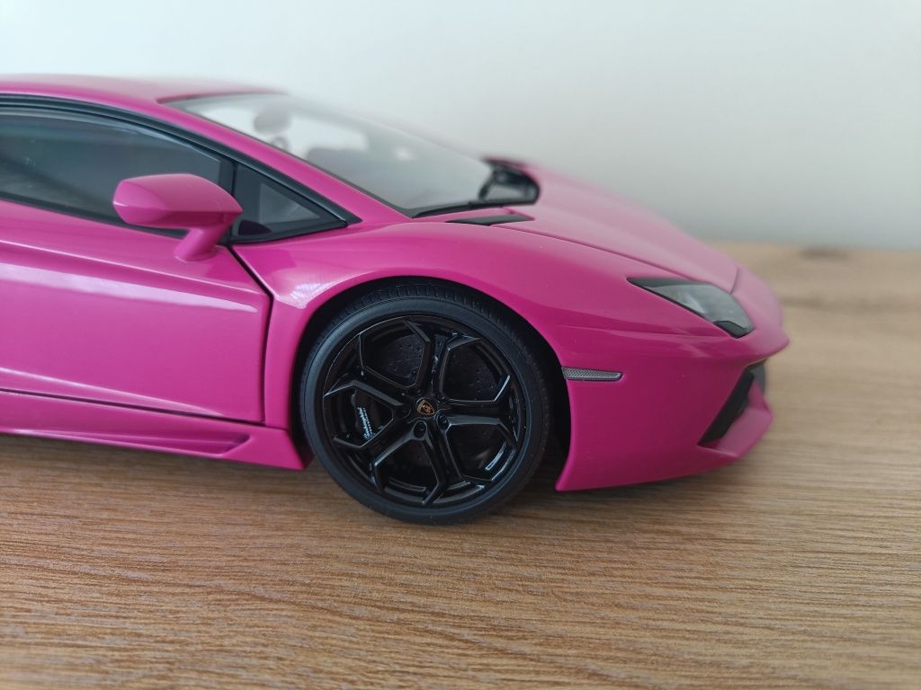 Lamborghini Aventador, Auto art Signature 1:18