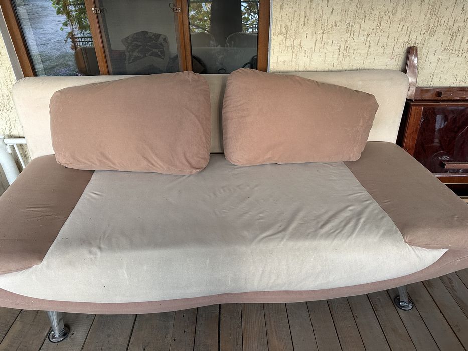 Срочно продам диван