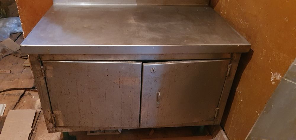Кухненски шкаф от неръждавейка