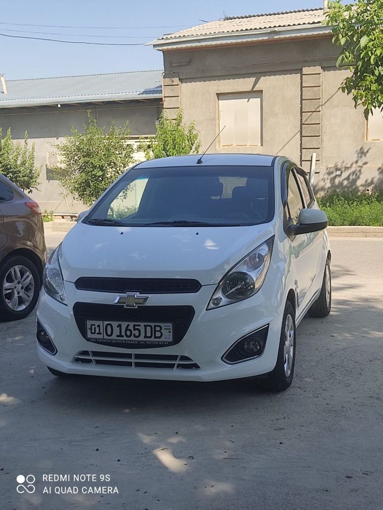 Spark Evro sotiladi rangi oq GAZi bor
