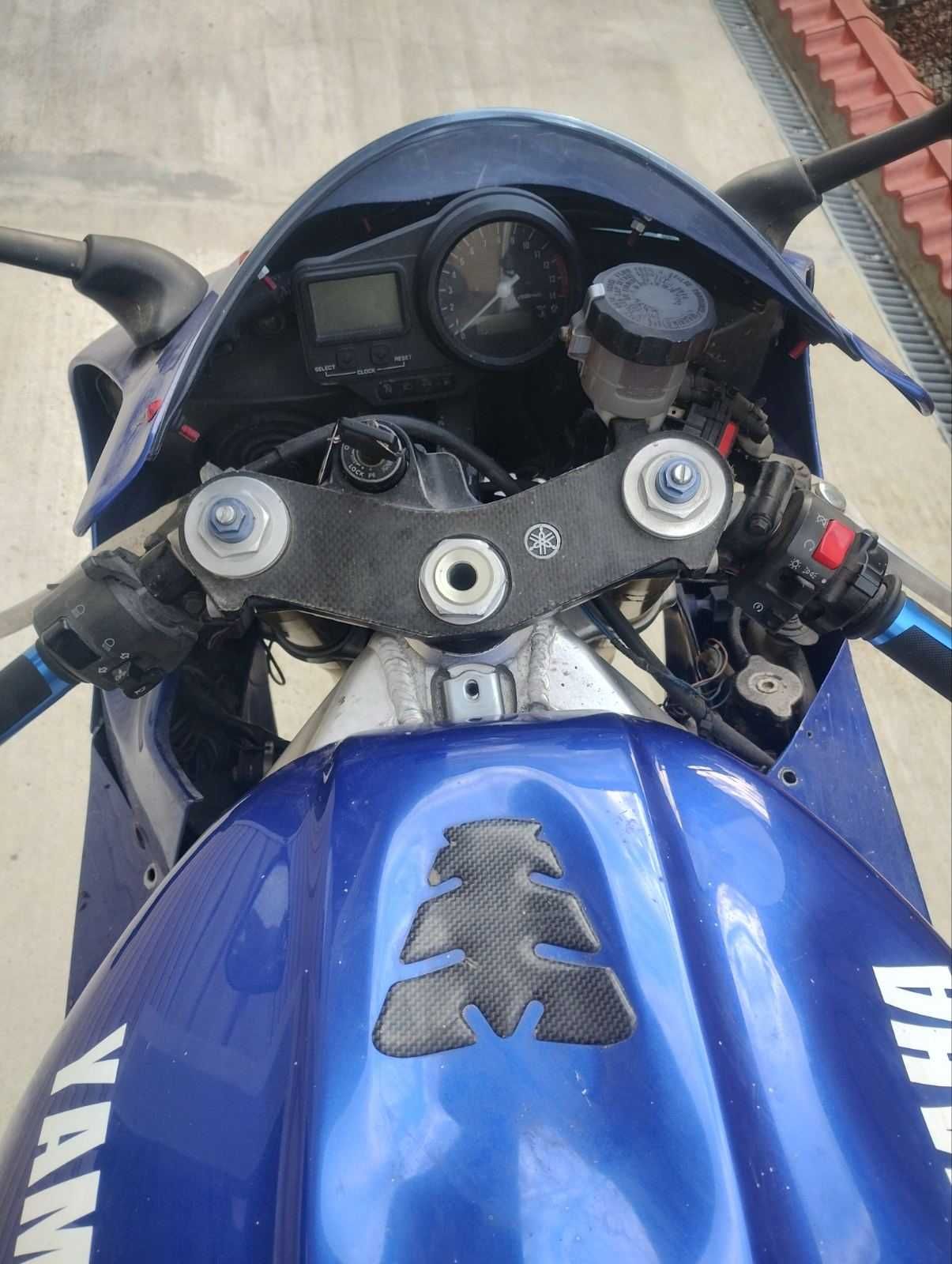 Yamaha YZF-R1 на части