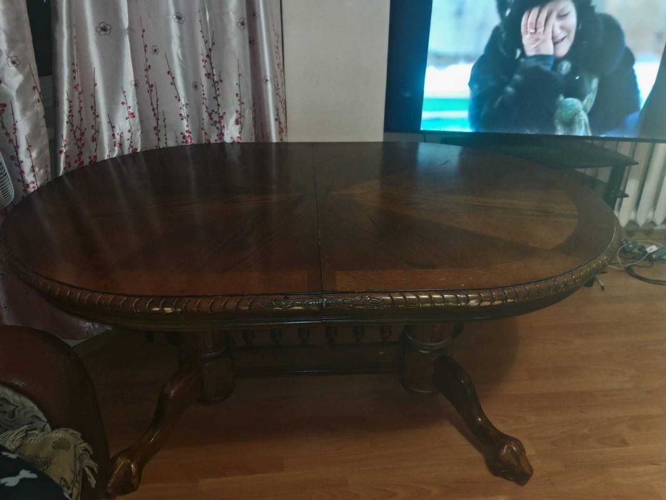 Продается Дубовый стол (Б/У)