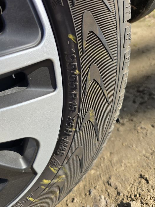 Vând anvelope cu jante