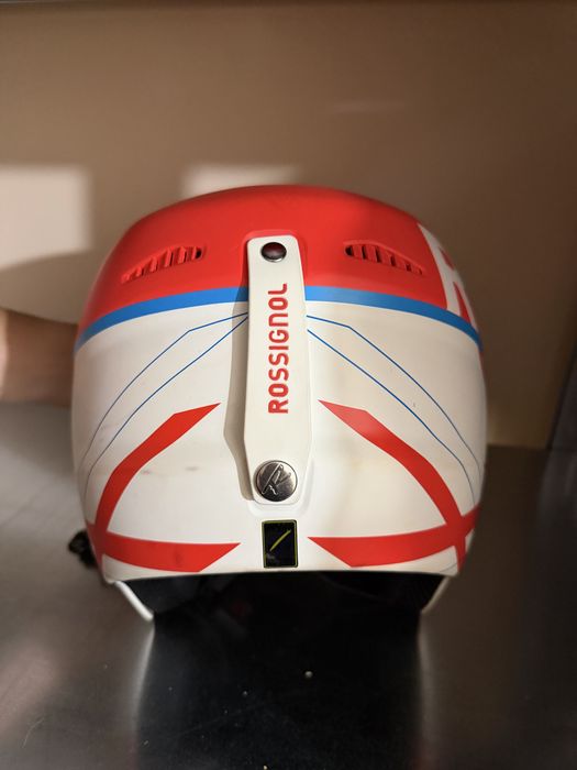 Ски каска, очила и шапка