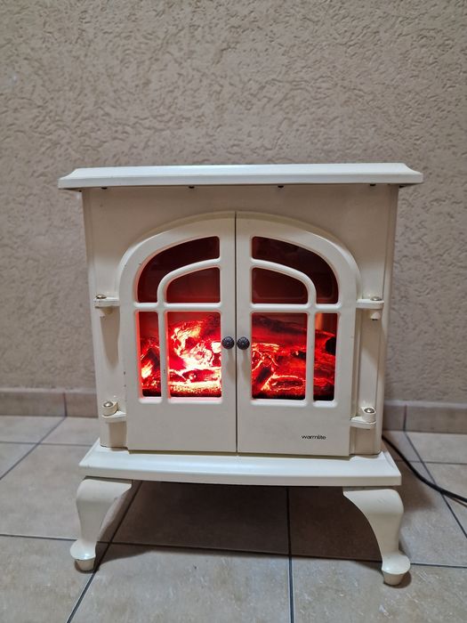 Semineu electric cu focar 3D