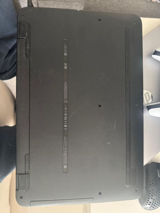 HP I5 cu 8 GB RAM și 1TB stocare cu 2 placi video perfect funcțional