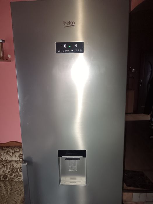 Frigider Beko defect