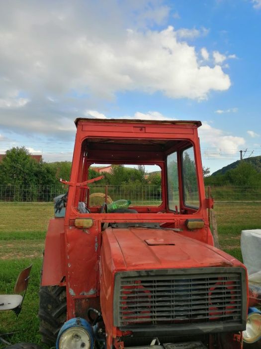 Parbriz Geam tractor Universal 445