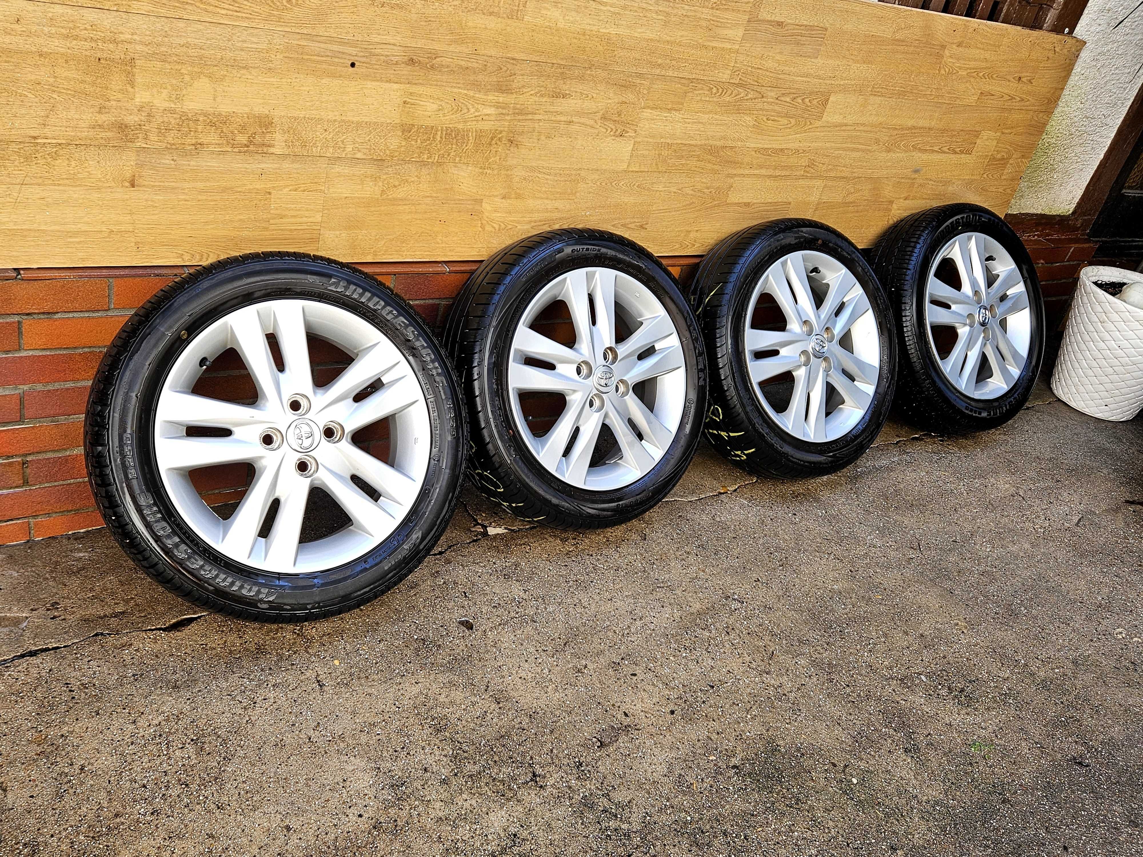 Оригинални лети джанти 16" от Тойота (Toyota) 4х100