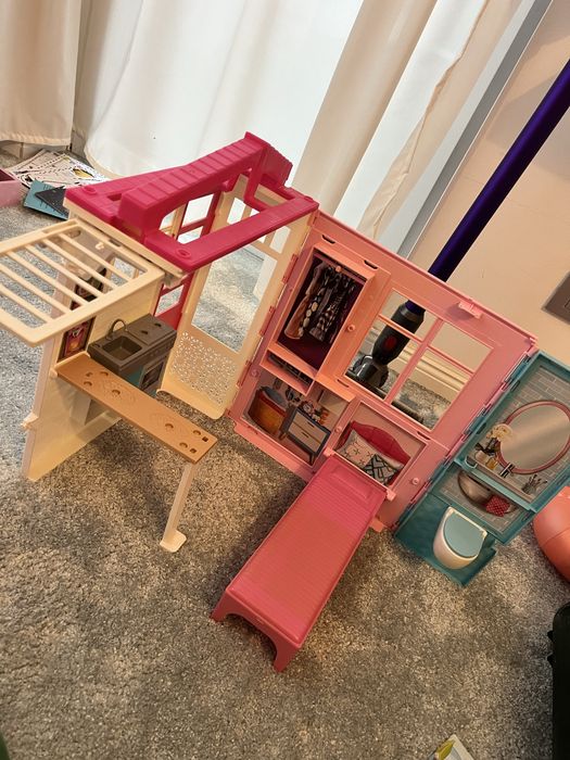 Casuta barbie din plastic