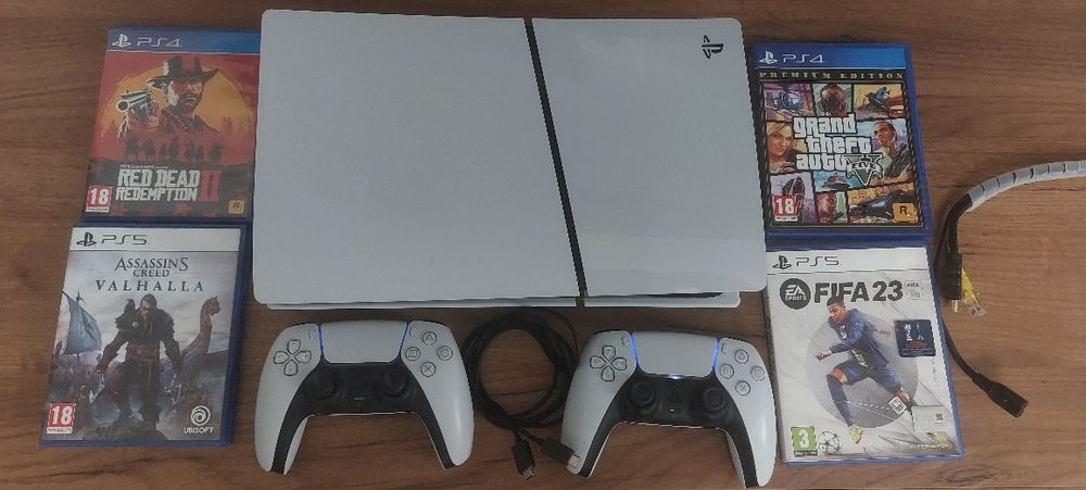 PlayStation 5 - 2 manete - 4 jocuri - casti