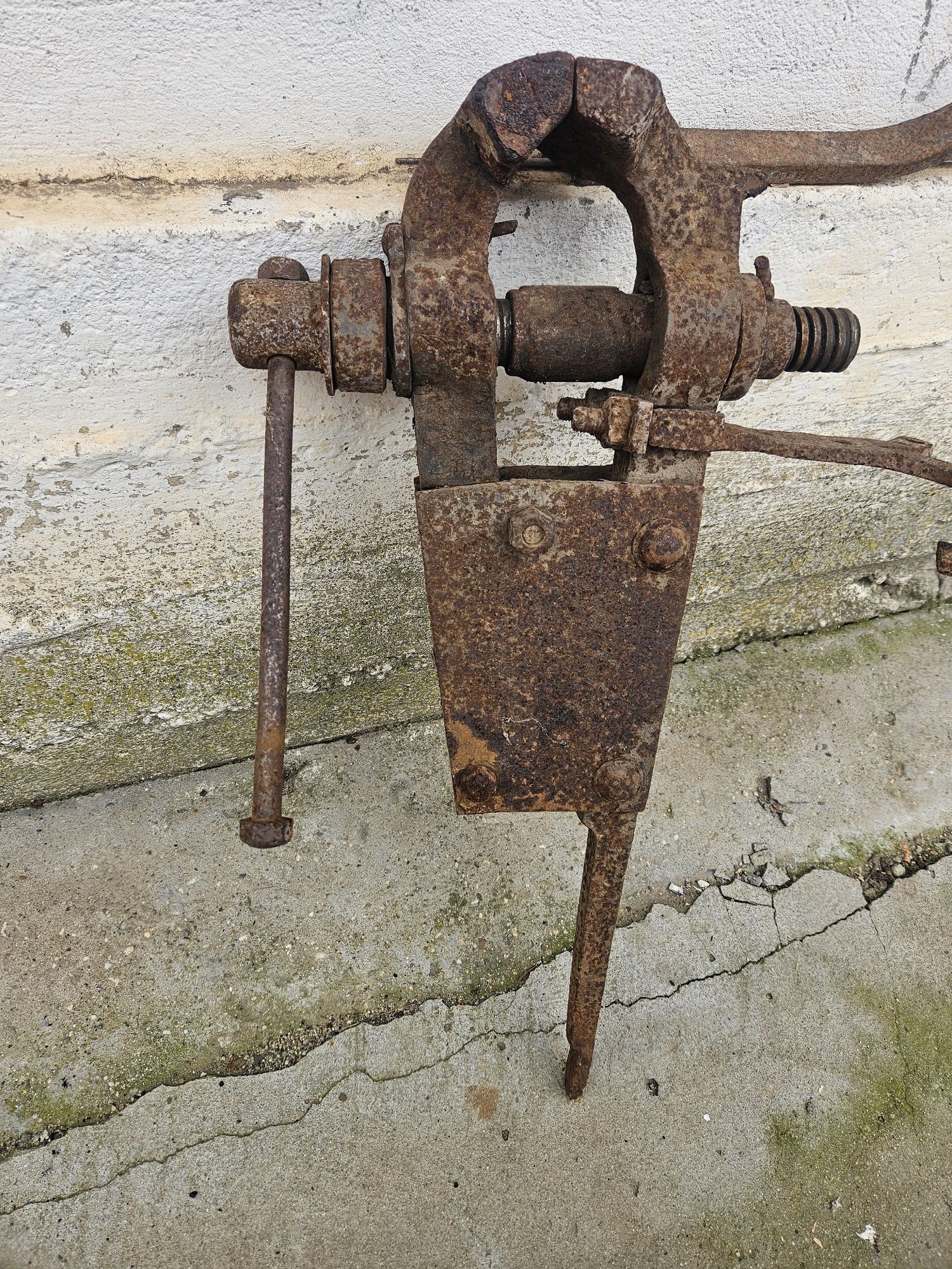 Menghină fierărie