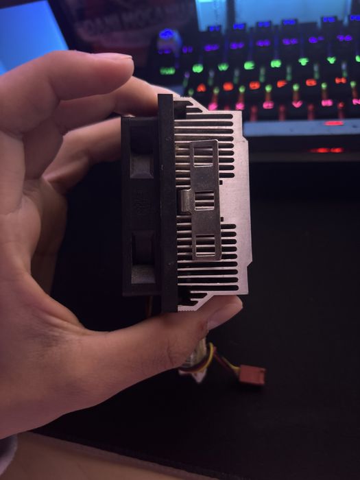 Procesor cu coller Athlon 64