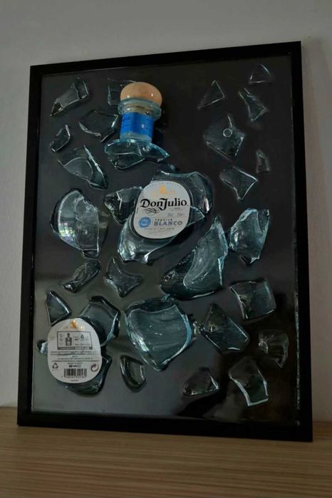 Tablou decorativ,unic,personalizat cu sticle