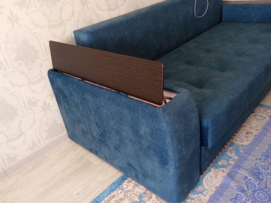 Срочно продам диван