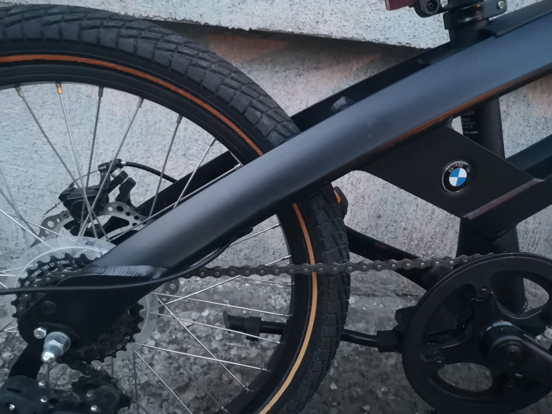 Bicicleta copii BMW Junior 20 zoll, frane disc, negru mat