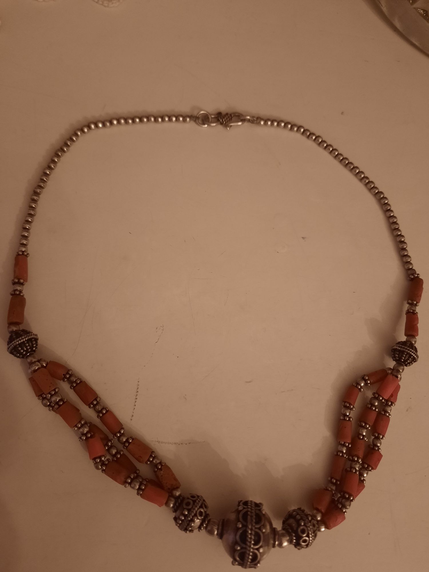 Colier vechi indian coral roșu