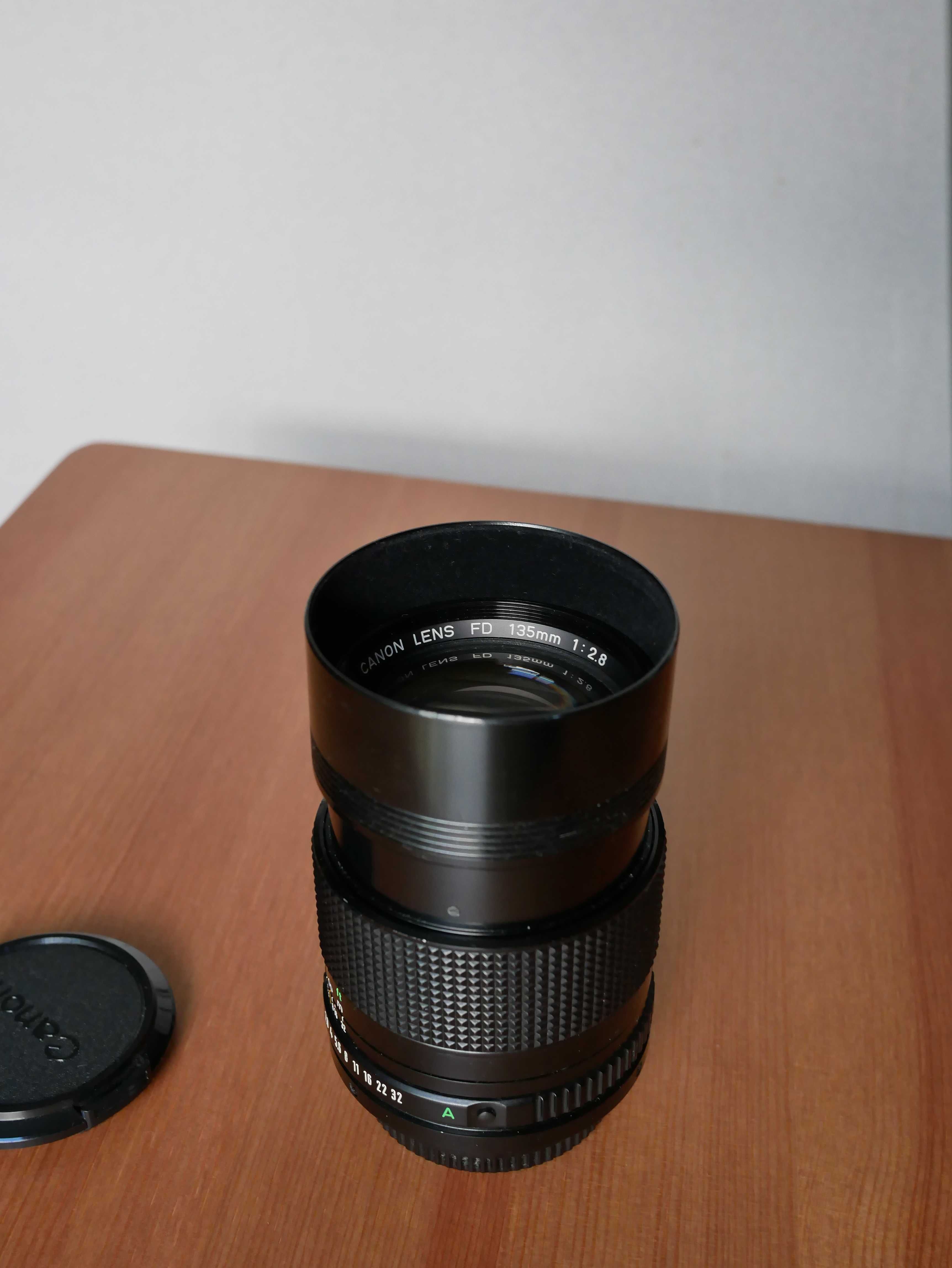 Комплект обективи Canon FD в перфектно състояние. Продават се заедно!