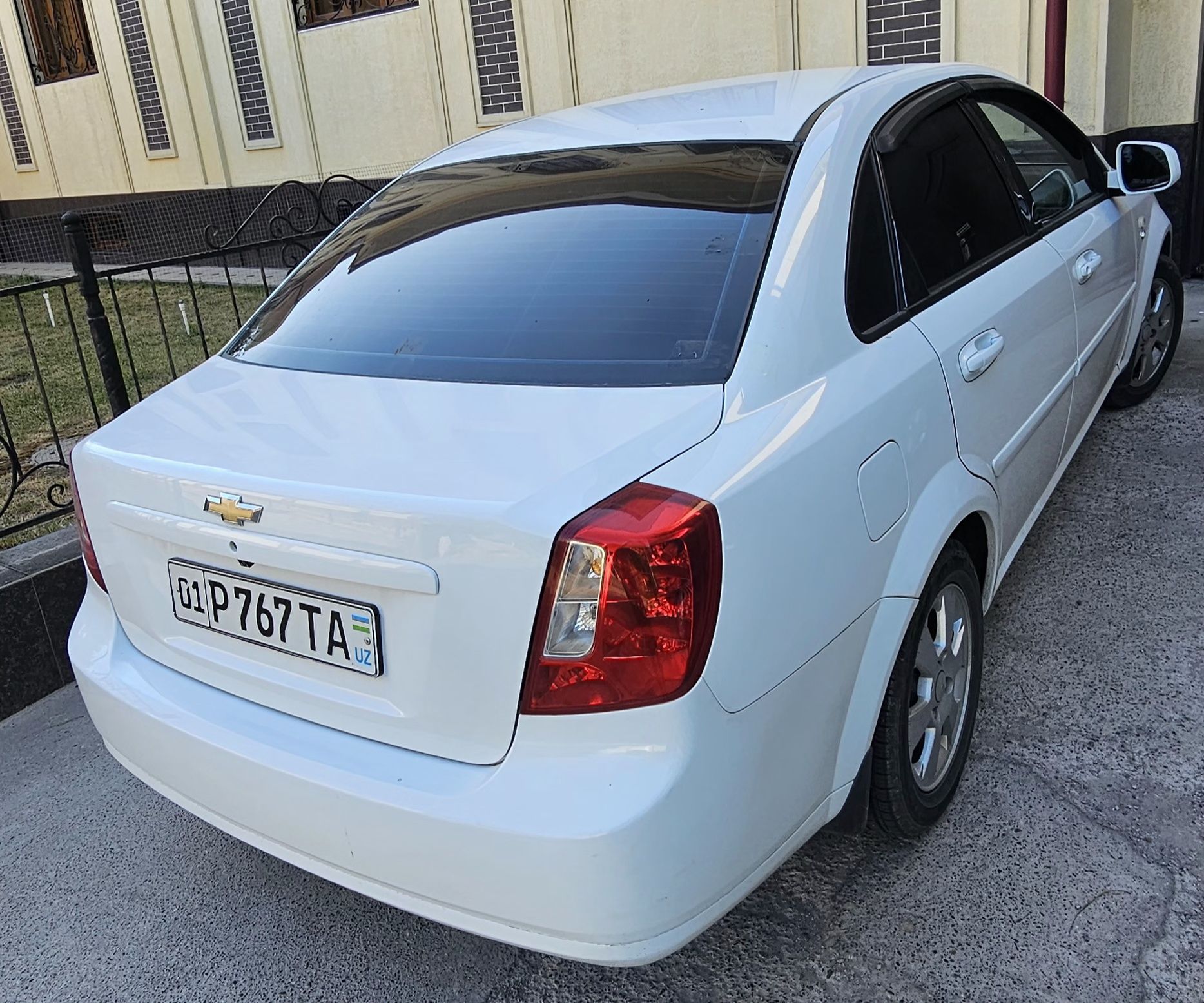 Продаю машину свою Laсetti Jentra