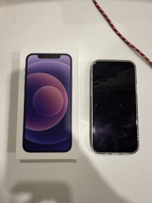 Айфон 12 продам сотовый