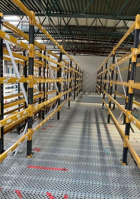 Rafturi metalice 582×962