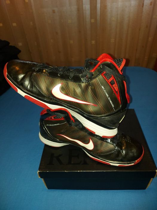 Vind adidasi originali foarte buni calitativ