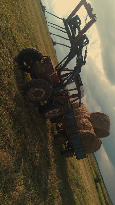 Vând baloți de paie