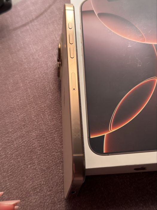 Iphone 16 pro max 256 gold