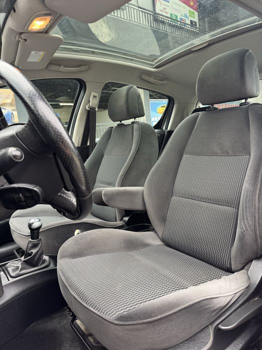 Peugeot 207 1.4 бензин клима панорама