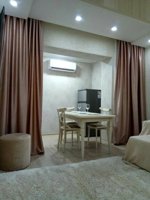 Студийная 2х комнатная с мебелью и техникой в центре Чирчика