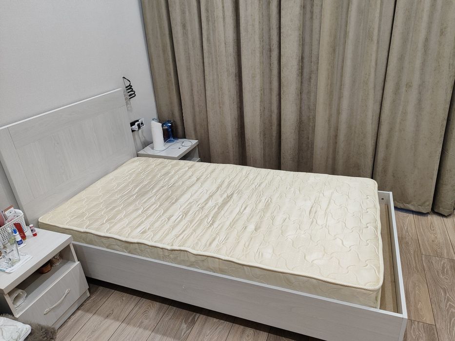 Односпальная кровать