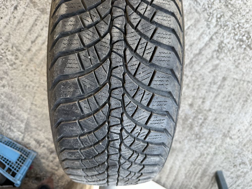4бр. Зимни гуми Kumho 205/50/17, 7.2мм грайфер