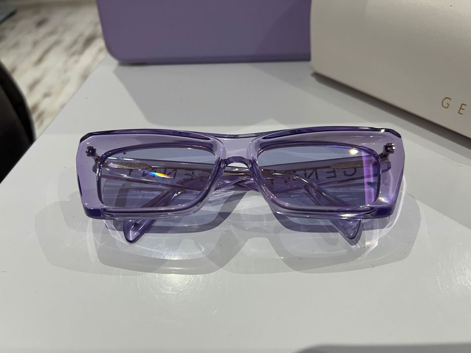 Продавам слънчеви очила Genny