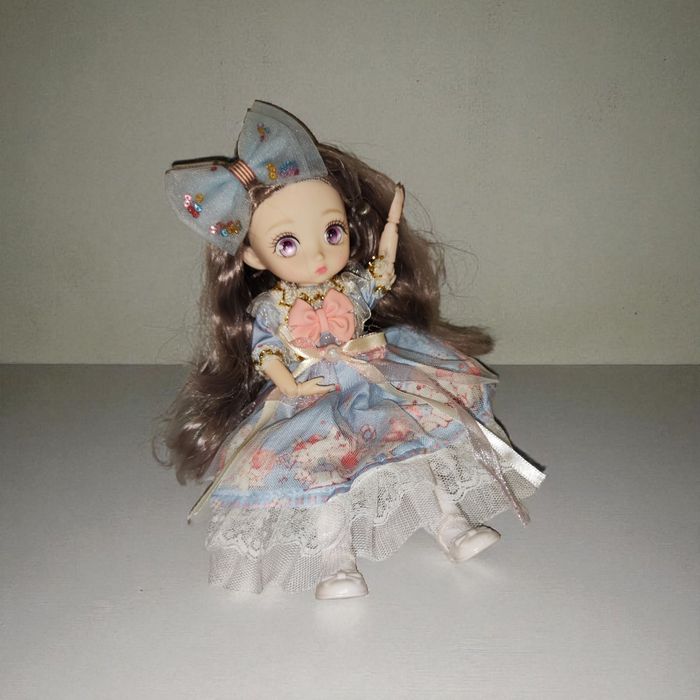 Păpușă Articulată de Colecție (23 cm)