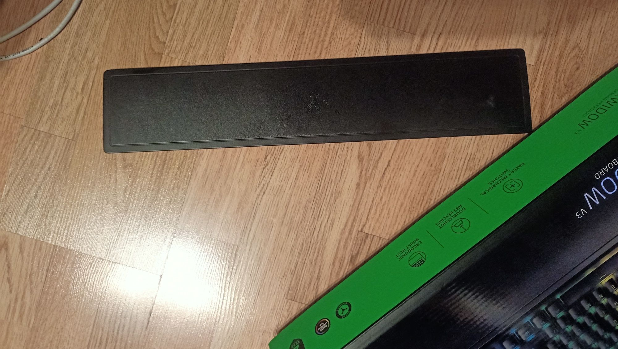 Продам игровую клавиатуру razer blackwidow v3 yellow switch