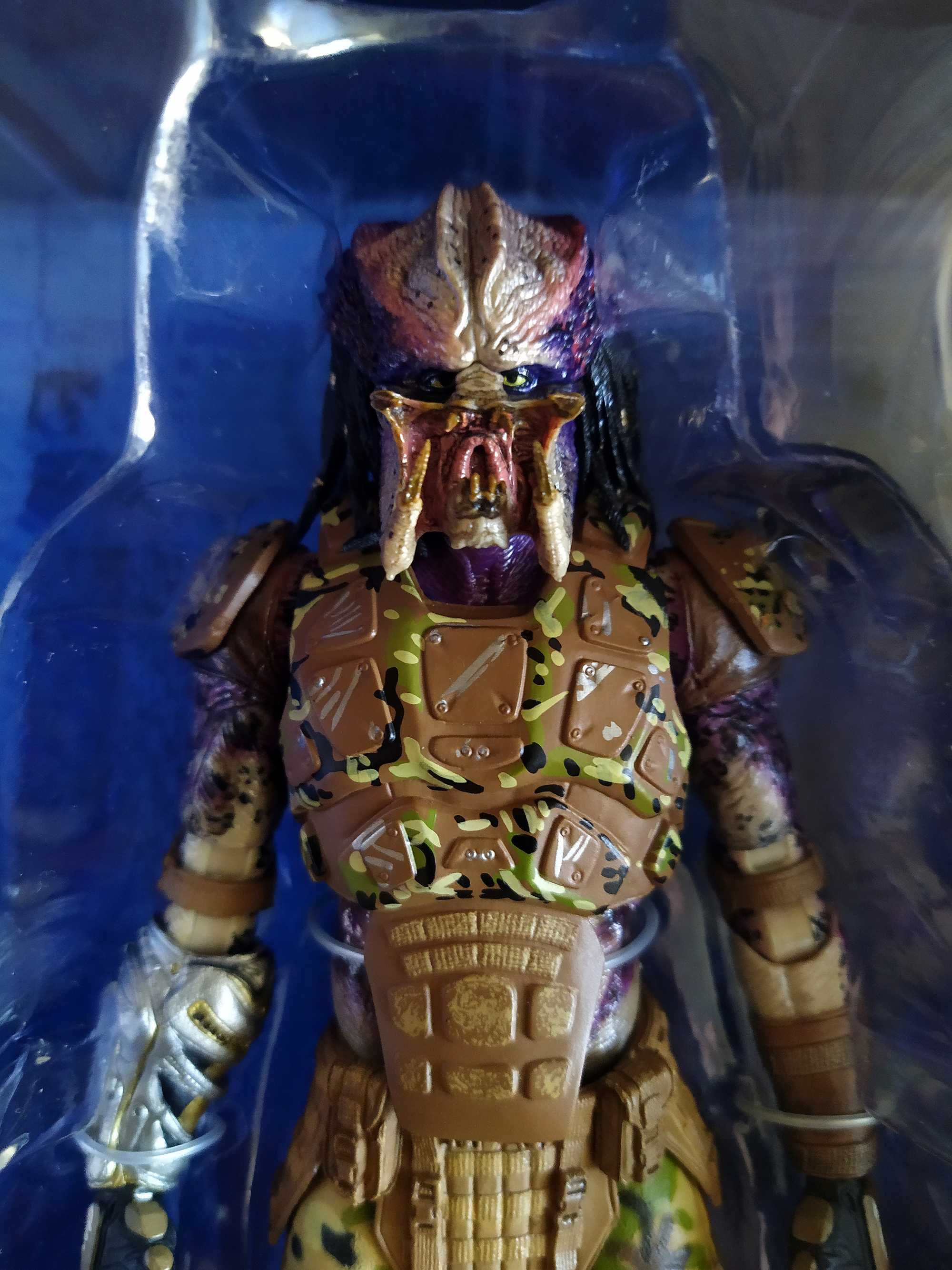 Екшън фигури NECA Emissary Predator 1 & 2