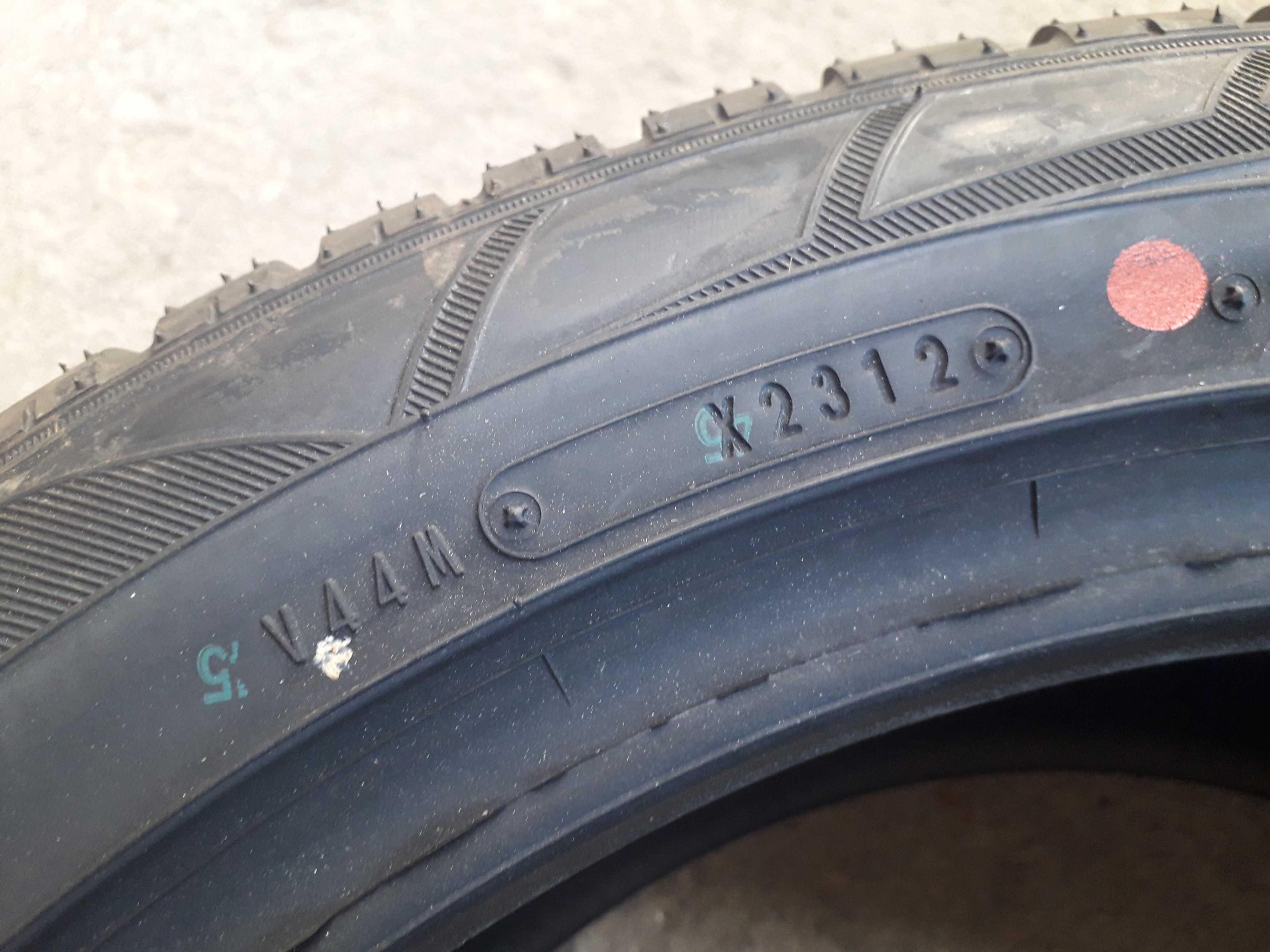 Нови зимни гуми R17 215/50 Falken HS449 EuroWinter 95V M+S ExtraLoad