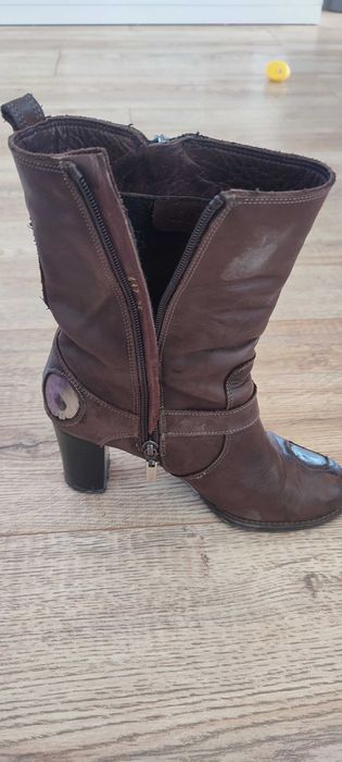 Продавам кожени боти GiAnni